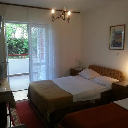 Guest house Curin 3*