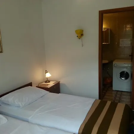 Curin Guest house